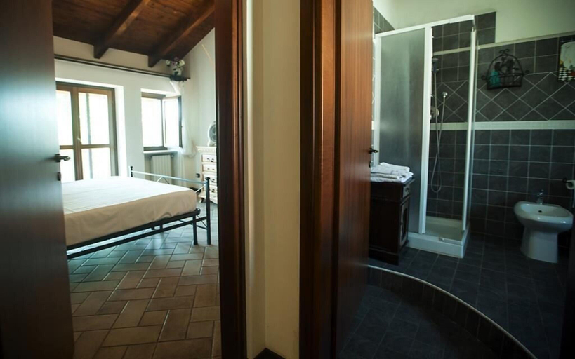 Bathroom 4, Cv Borgo Vecchio, Torino