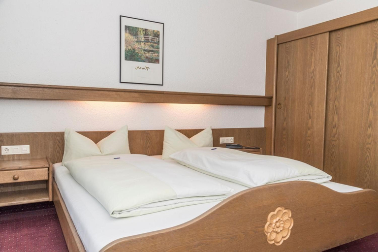 Bedroom 4, Gästehaus Becher, Göppingen