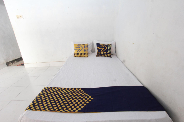 Room 2, Oyo Life 93153 Kos Jenggala, Lombok