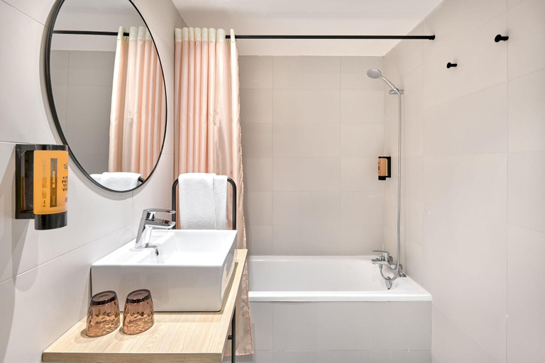 Bathroom 5, tent Calvia Beach, Baleares