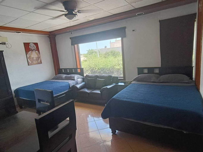 Bedroom 2, Hotel Garcias Suites, Linares