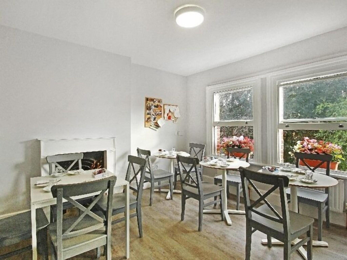 Food & Drinks 5, Primrose Guest House, London