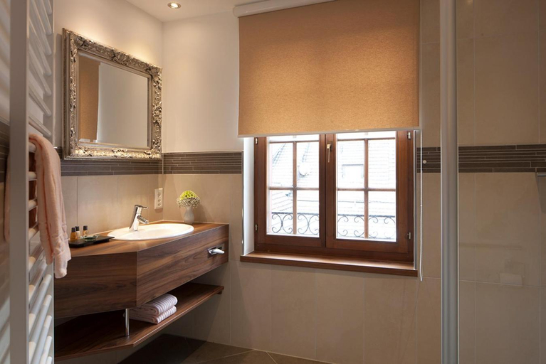 Bathroom 5, Hotel Zur Post, Zurzach