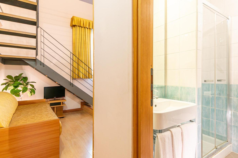 Bathroom 4, Hotel Ziò Imola, Bologna