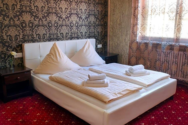 Bedroom 4, Hotel Krone, Ortenaukreis
