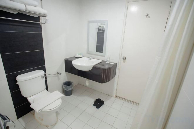 Bathroom, Klana Beach Resort Port Dickson, Port Dickson