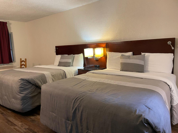 Bedroom 2, Travelers Beach Inn, Ventura