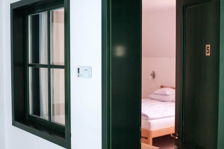 Bedroom 3, Loboga Resort, Vlahita