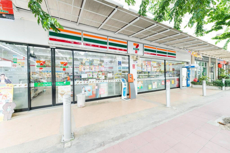 Others 5, J Park Chinnakhet, Lak Si
