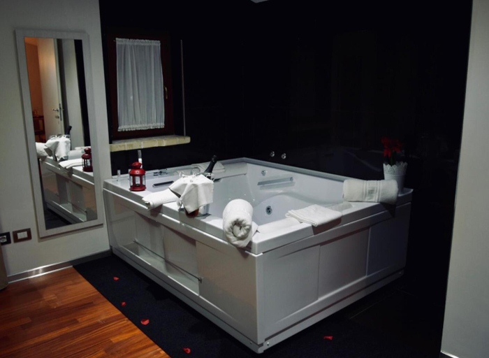Bathroom 5, Halanus Hotel And Resort, Pescara