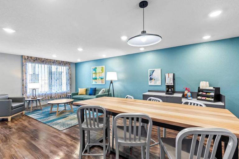 Public Area 2, WoodSpring Suites St Peters-OFallon, Saint Charles