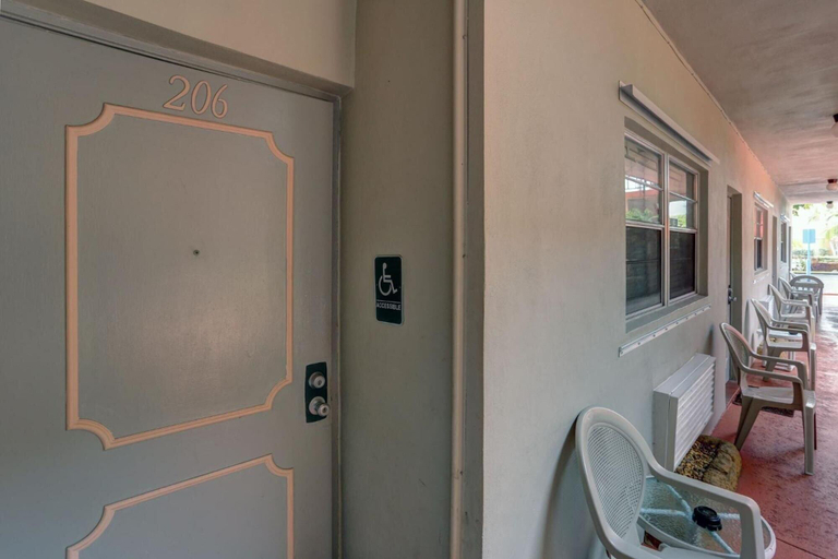 Public Area 3, Richard's Motel Studio, Broward