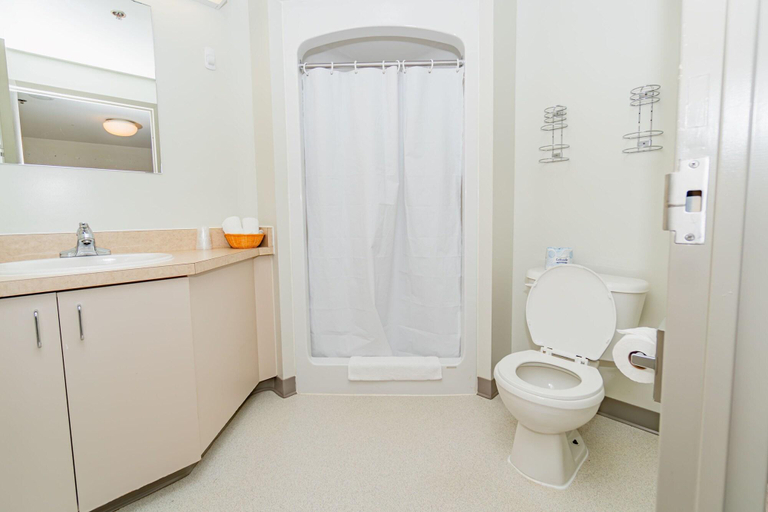 Bathroom 3, University of Ottawa Residence, Ottawa