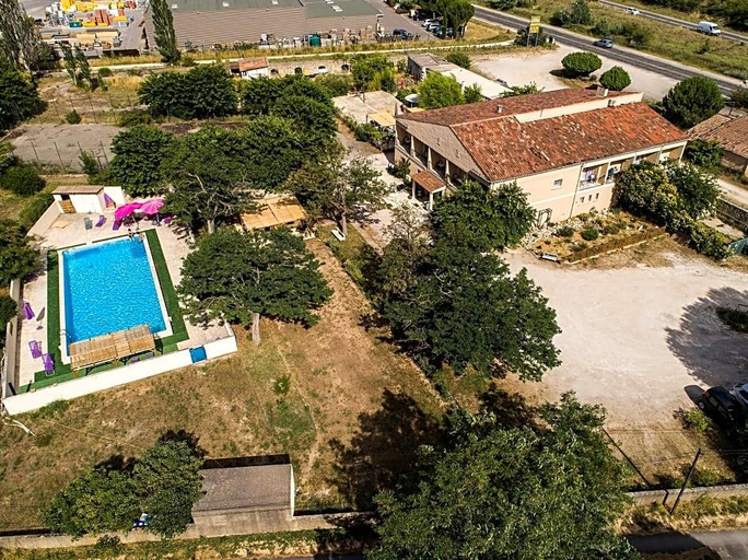 Exterior & Views 2, Hotel Carina, Vaucluse