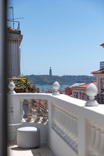 Exterior & Views 2, Montecarmo 12 - Design Boutique Hotel, Lisbon