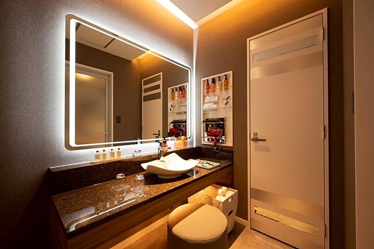 Bathroom 5, Hotel Varkin Ikebukuro Nishiguchi, Toshima