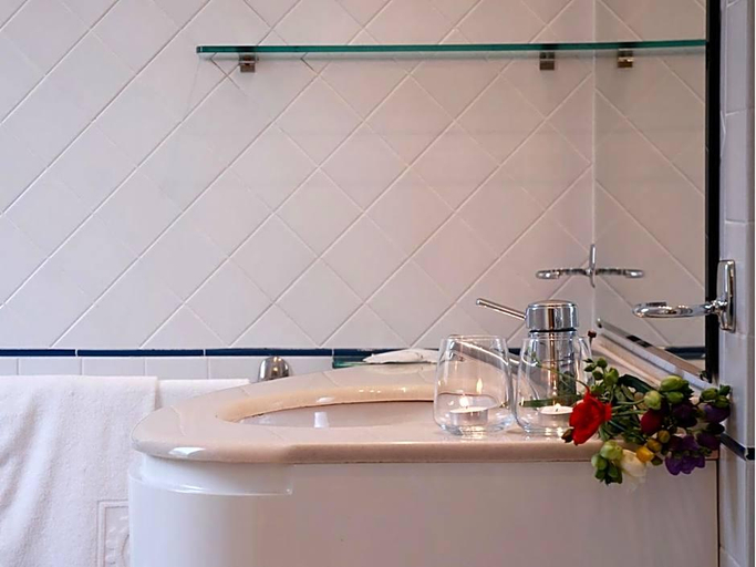 Bathroom 3, Hotel Parco, Ravenna