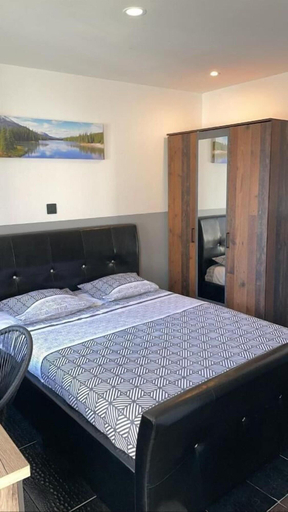 Bedroom 4, Hôtel le Capitol, Bouches-du-Rhône