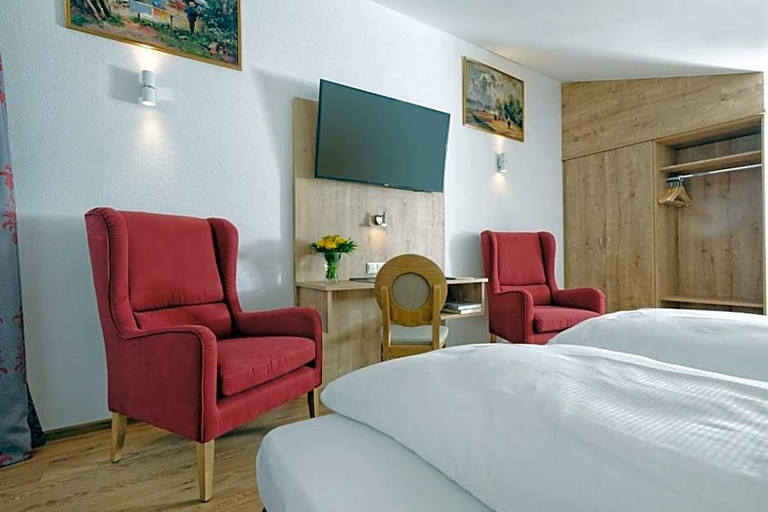 Bedroom 5, Hotel Chiemseepanorama, Rosenheim