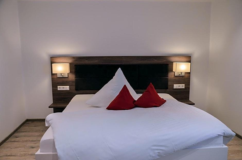 Bedroom 3, Hotel Restaurant Lamm, Enzkreis