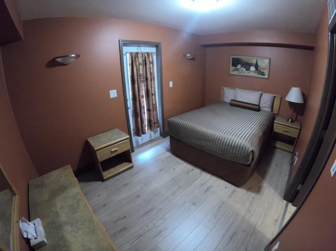 Bedroom 4, Avalon Inn, Okanagan-Similkameen