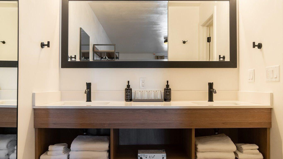 Room 2, High Creek Lodge Cabins, Archuleta