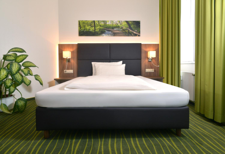 Bedroom 3, Hotel Meyer, Zwickau