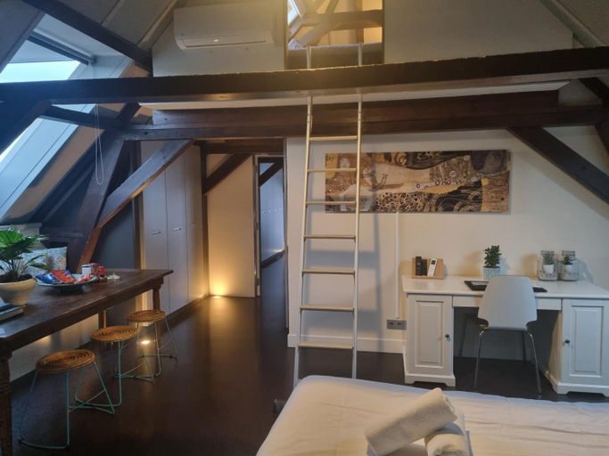 Others 5, Hotel Oldenburg, Zwolle