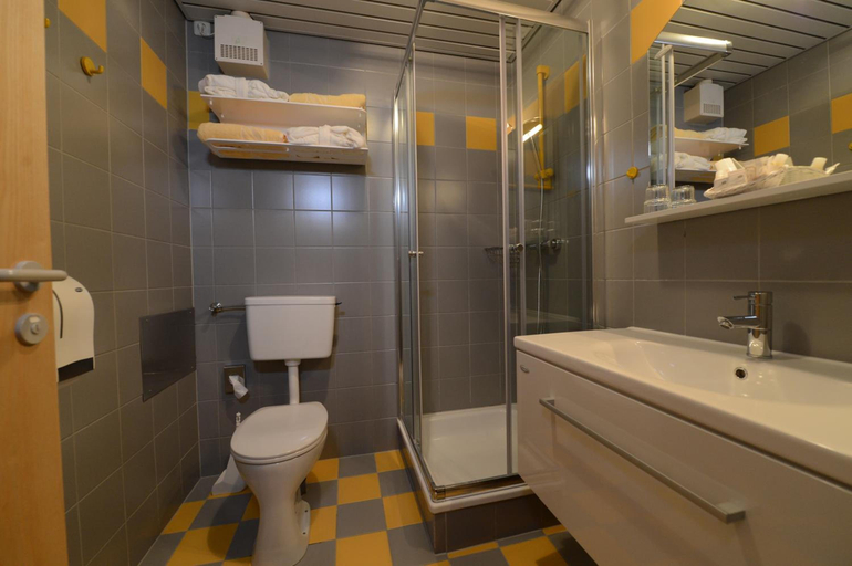 Bathroom 5, Strandhotel Faak, Villach Land