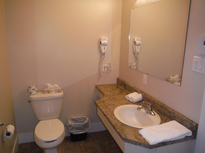 Bathroom 3, Motel Beausejour, Northumberland