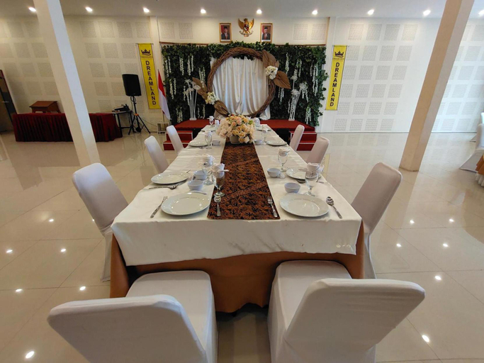 Food & Drinks 4, Dreamland Hotel And Lounge, Bondowoso