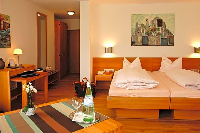Lobby 2, Hotel Restaurant Zum Schwan, Südwestpfalz