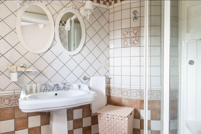 Bathroom 4, Villa Zelma, Pistoia