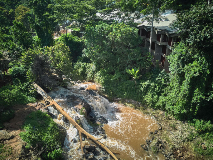 General view 5, Villa Rock Stop Falls, Westlands