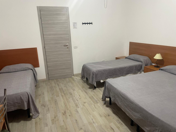 Bedroom 2, Albergo Anna, Rome