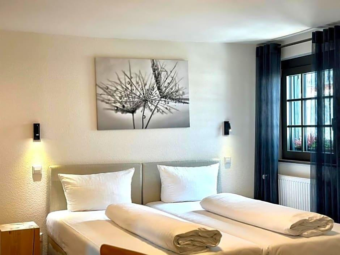 Bedroom 3, Hotel Ochsen, Ortenaukreis