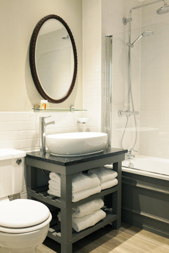 Bathroom 4, Tulse Hill Hotel, London