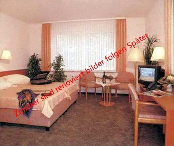 Bedroom 4, Ladiges Gasthof, Pinneberg