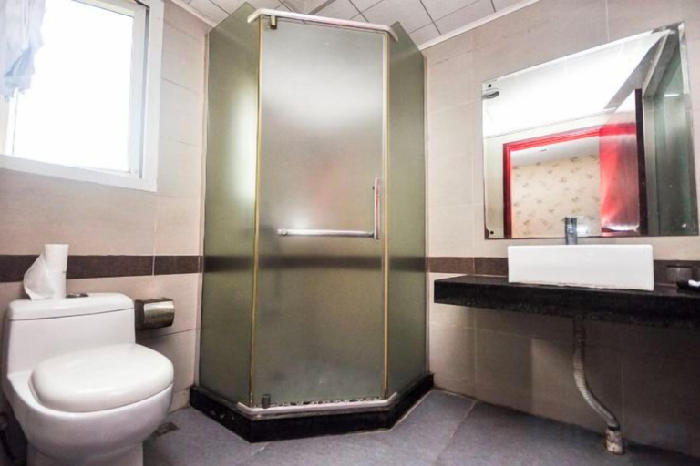 Bathroom 4, Hai Lun Hotel, Zhoushan
