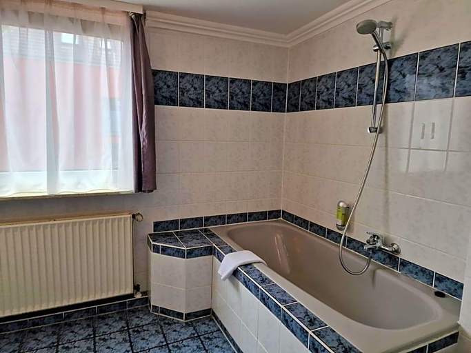 Bathroom 5, H5 Hotel Bremen, Bremen