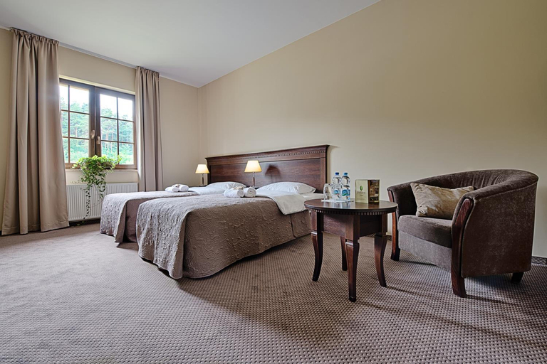 Bedroom 3, Forrest Hotel & Restaurant, Zielona