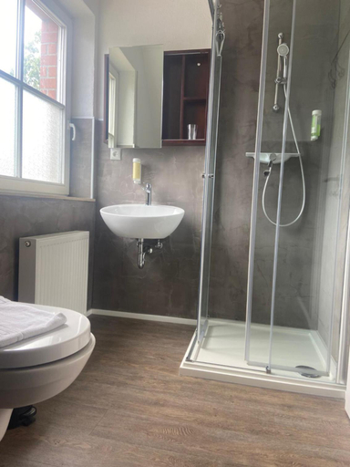Bathroom 4, Hotel Gasthof Zur Linde, Vorpommern-Rügen