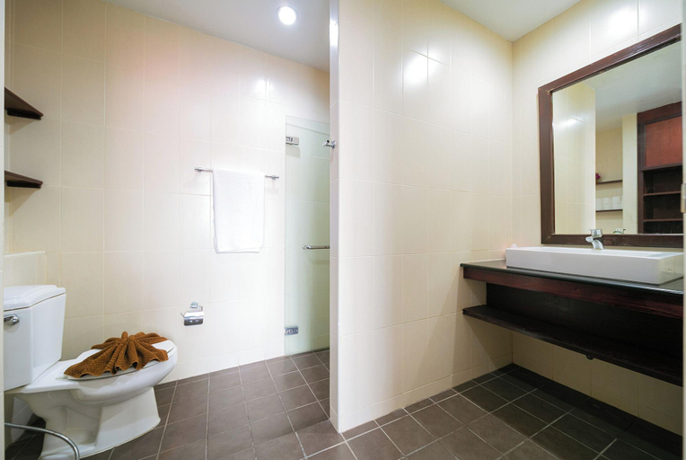 Bathroom 4, Ebs Hostel Phuket, Phuket Island