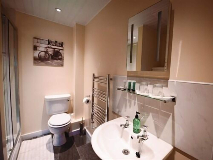 Bathroom 4, The Coaching Barns, Shropshire