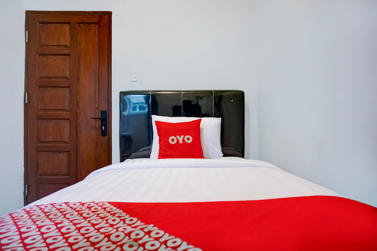 Room 5, Collection O Almasarra Resid Near Ring Rd Medan, Medan