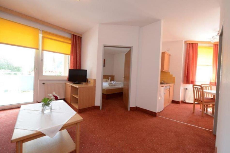 Bedroom 4, Strandhotel Faak, Villach Land