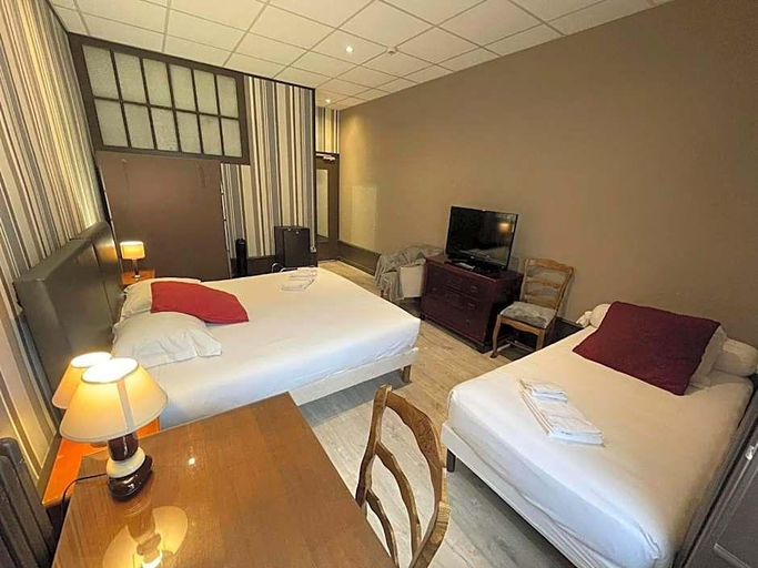 Room 3, Le Carrv D Aix, Savoie