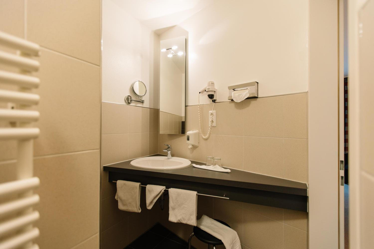 Bathroom 3, Landhotel Gasthof Drexler Gbr, Fürstenfeldbruck
