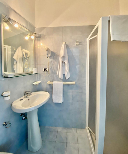 Bathroom 4, Il Romito, Livorno