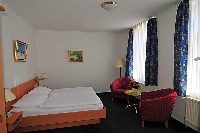 Bedroom 4, Hotel Stadt Reinfeld, Stormarn